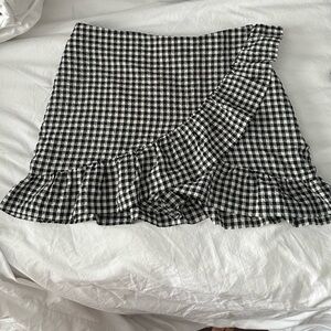 H&M Divided Black and White Checkered Wrap Mini Skort skirt w shorts Gingham